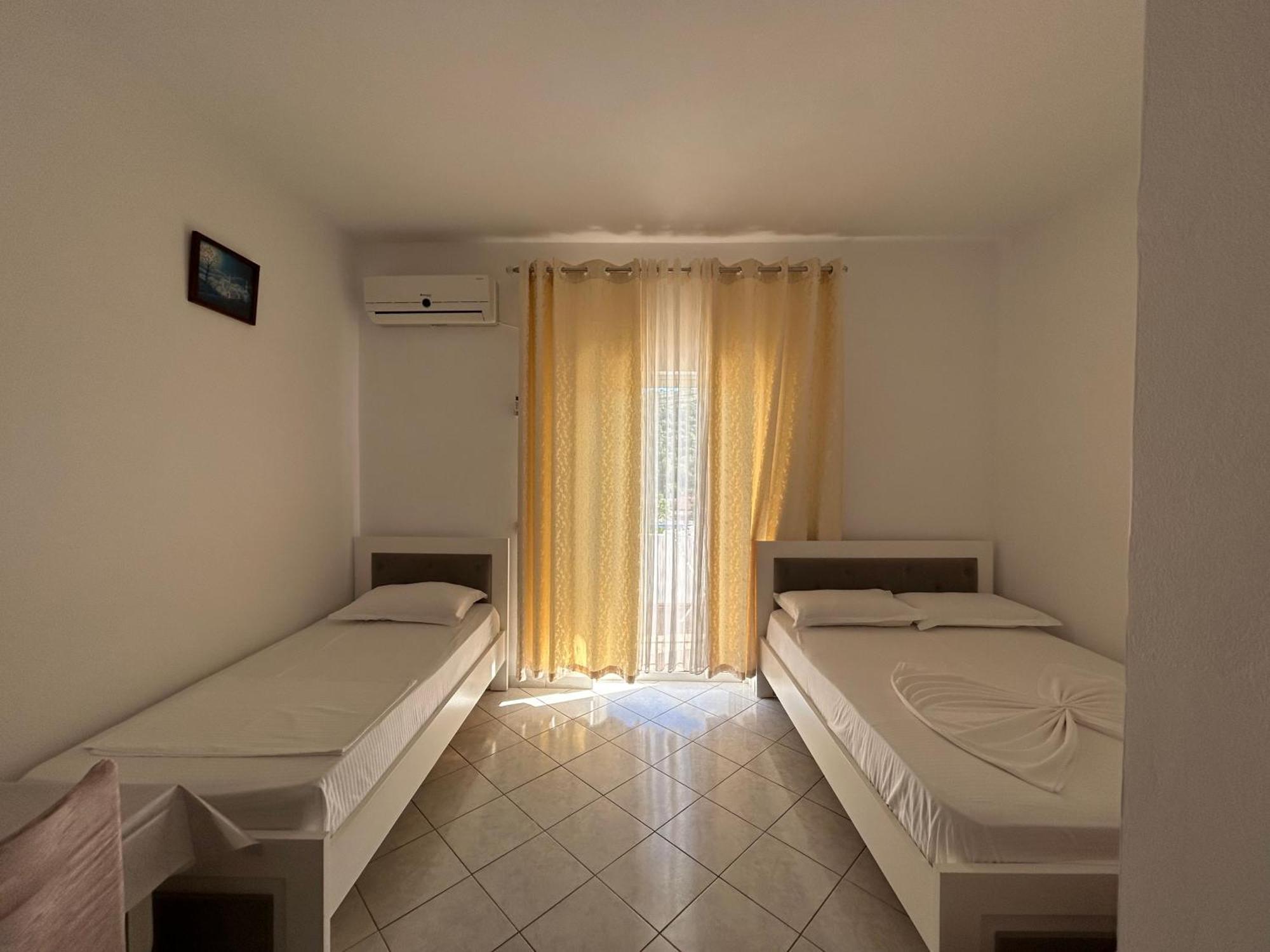 Caushi Apartmán *